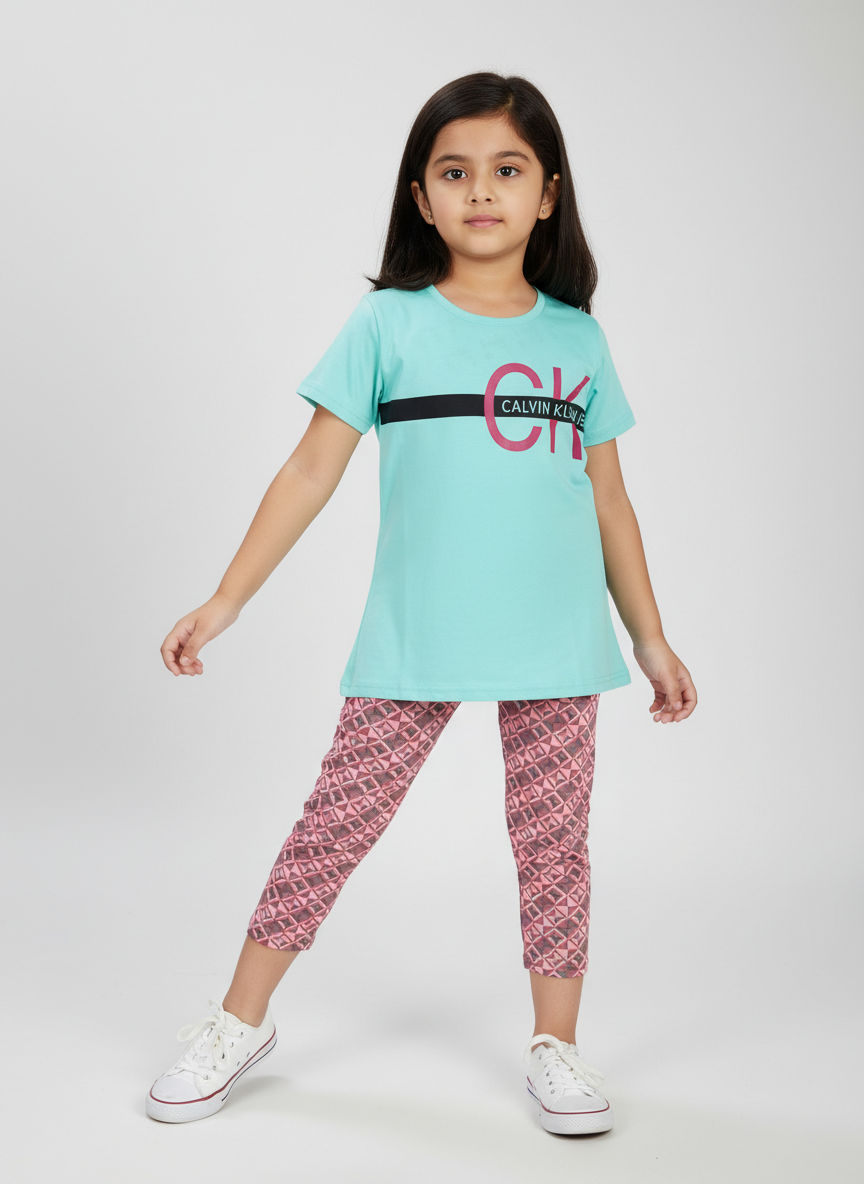 Girls Printed Half Sleeve T-Shirt with Capri Leggings Set
