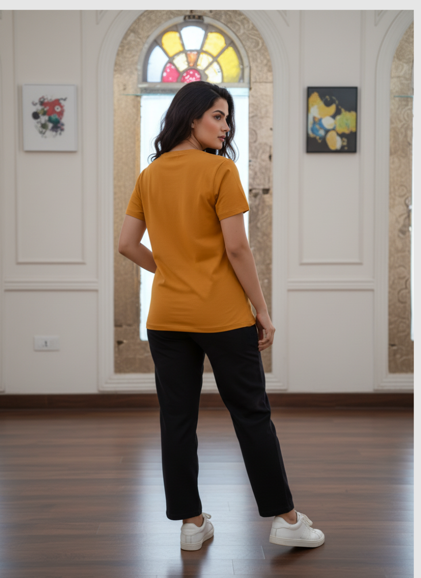 ＤＵＴＣＨ ＤＲＥＡＭ™ Women’s Graphic Print T-Shirt & Black Pants Cord-Set | Trendy Casual